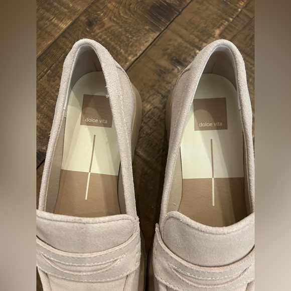 Dolce Vita women’s size 7.5  Cream Loafers - Picture 2 of 11